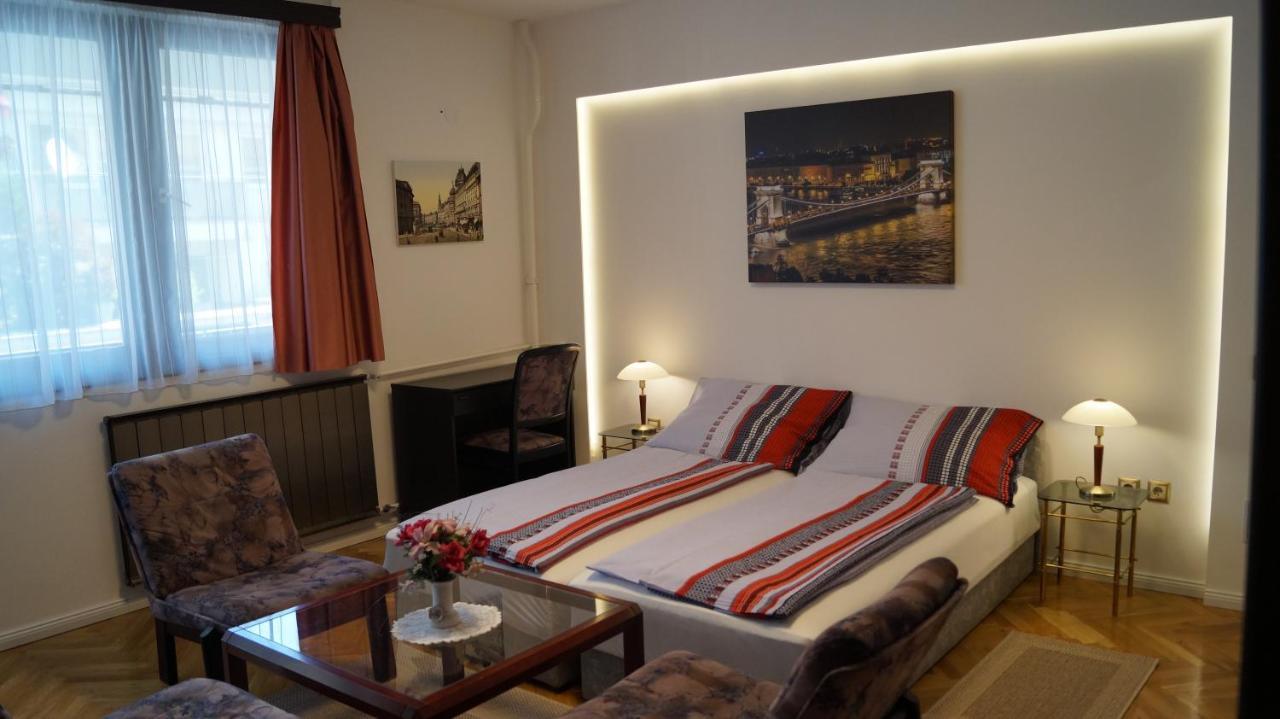 Apartment Sinko - Free Garage Parking, Central, 2 Bedrooms 4 Single Beds, Flexi Check-Out Boedapest Buitenkant foto