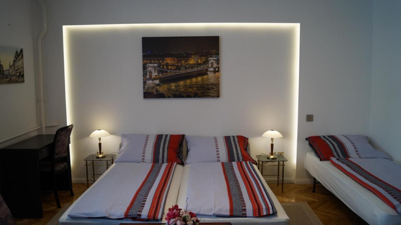 Apartment Sinko - Free Garage Parking, Central, 2 Bedrooms 4 Single Beds, Flexi Check-Out Boedapest Buitenkant foto