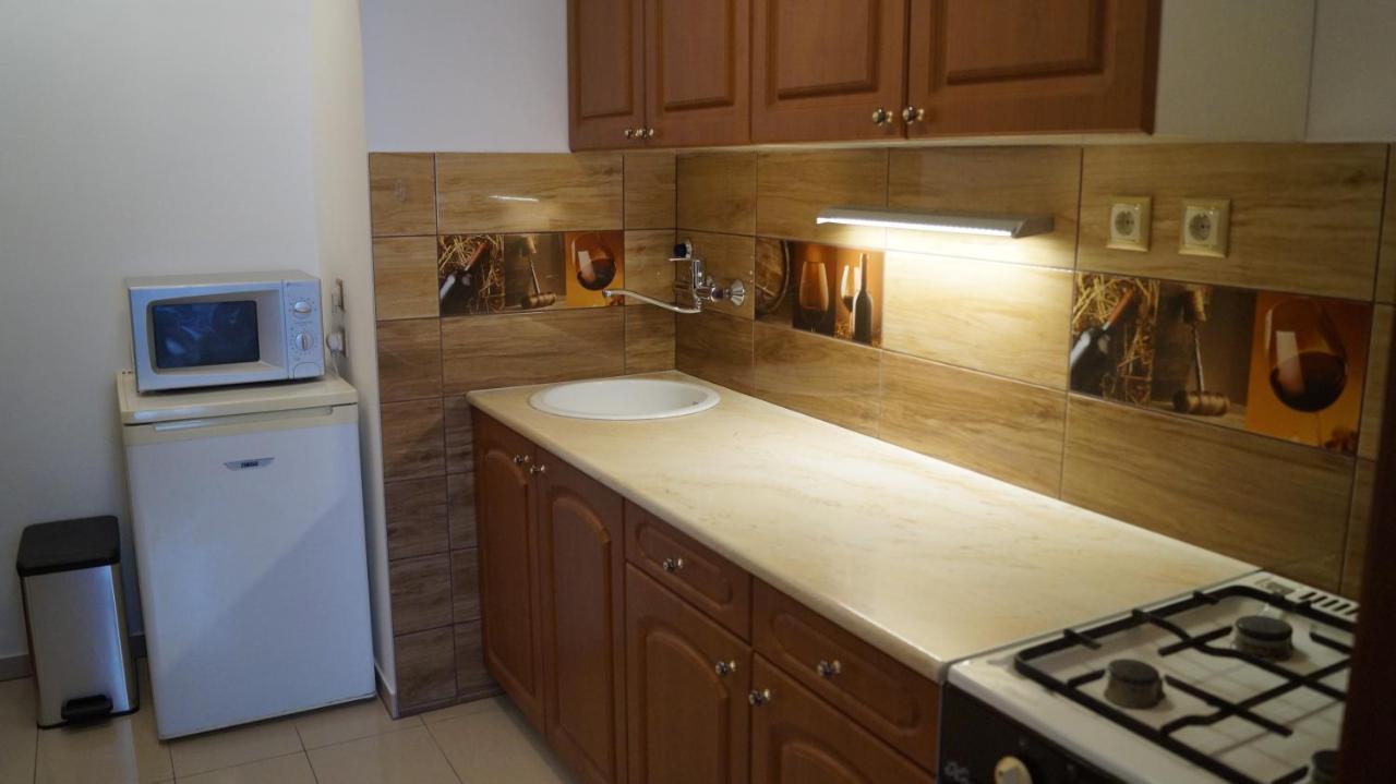 Apartment Sinko - Free Garage Parking, Central, 2 Bedrooms 4 Single Beds, Flexi Check-Out Boedapest Buitenkant foto