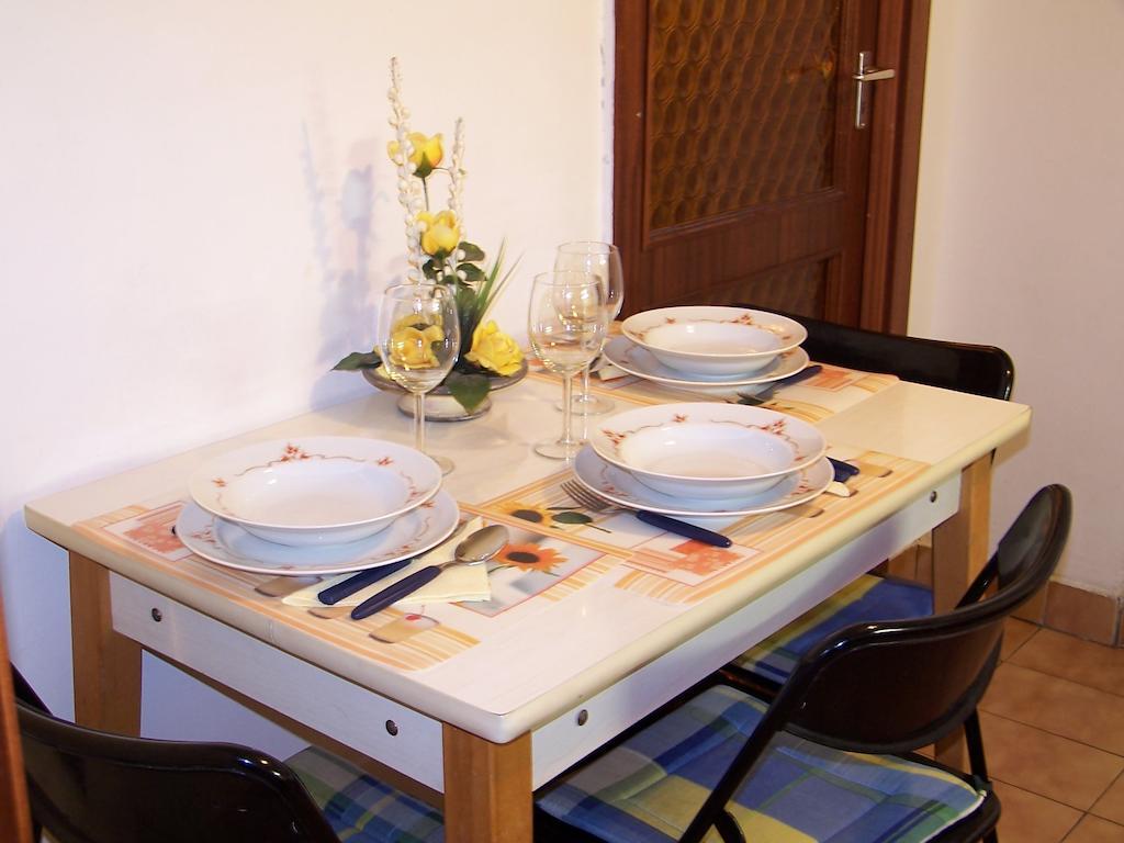Apartment Sinko - Free Garage Parking, Central, 2 Bedrooms 4 Single Beds, Flexi Check-Out Boedapest Kamer foto