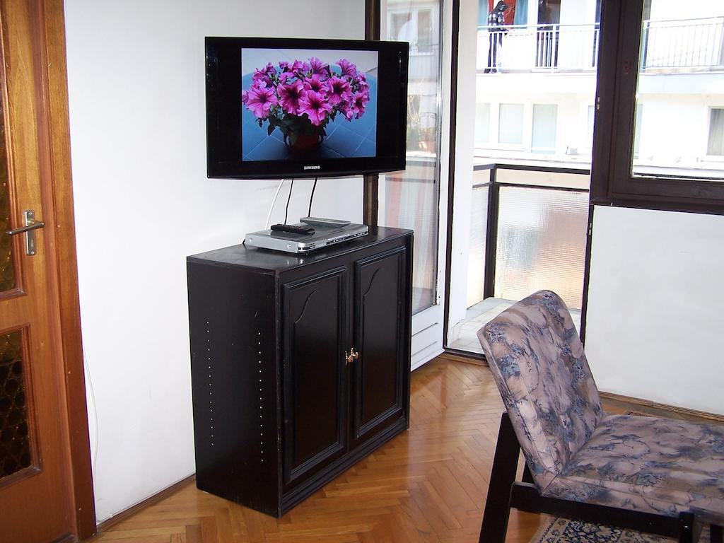 Apartment Sinko - Free Garage Parking, Central, 2 Bedrooms 4 Single Beds, Flexi Check-Out Boedapest Buitenkant foto